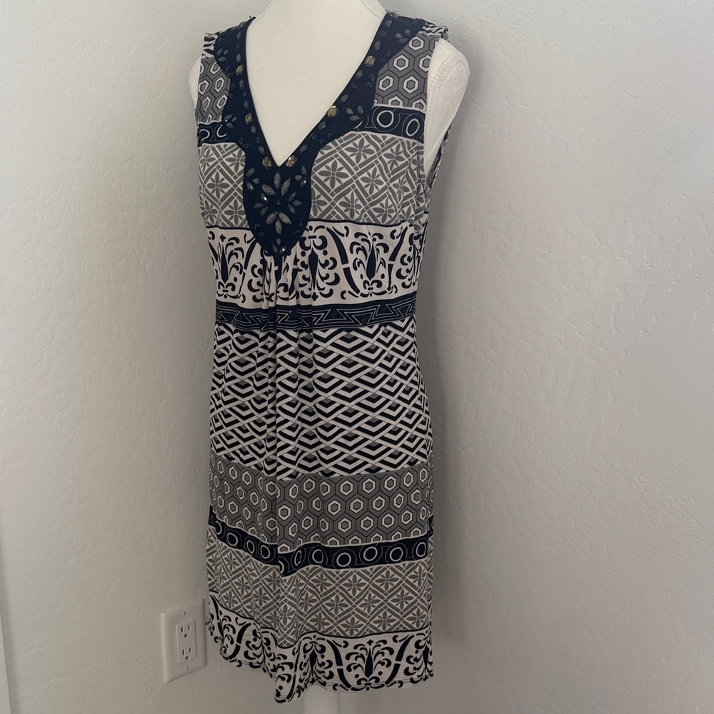 Hale Bob Sleeveless V-Neck Patterned Knit Dress in Navy & White